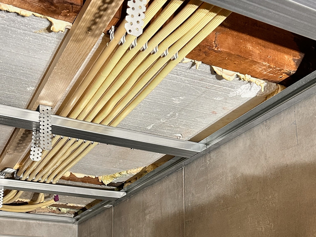 Bathroom Ceiling — Wiring