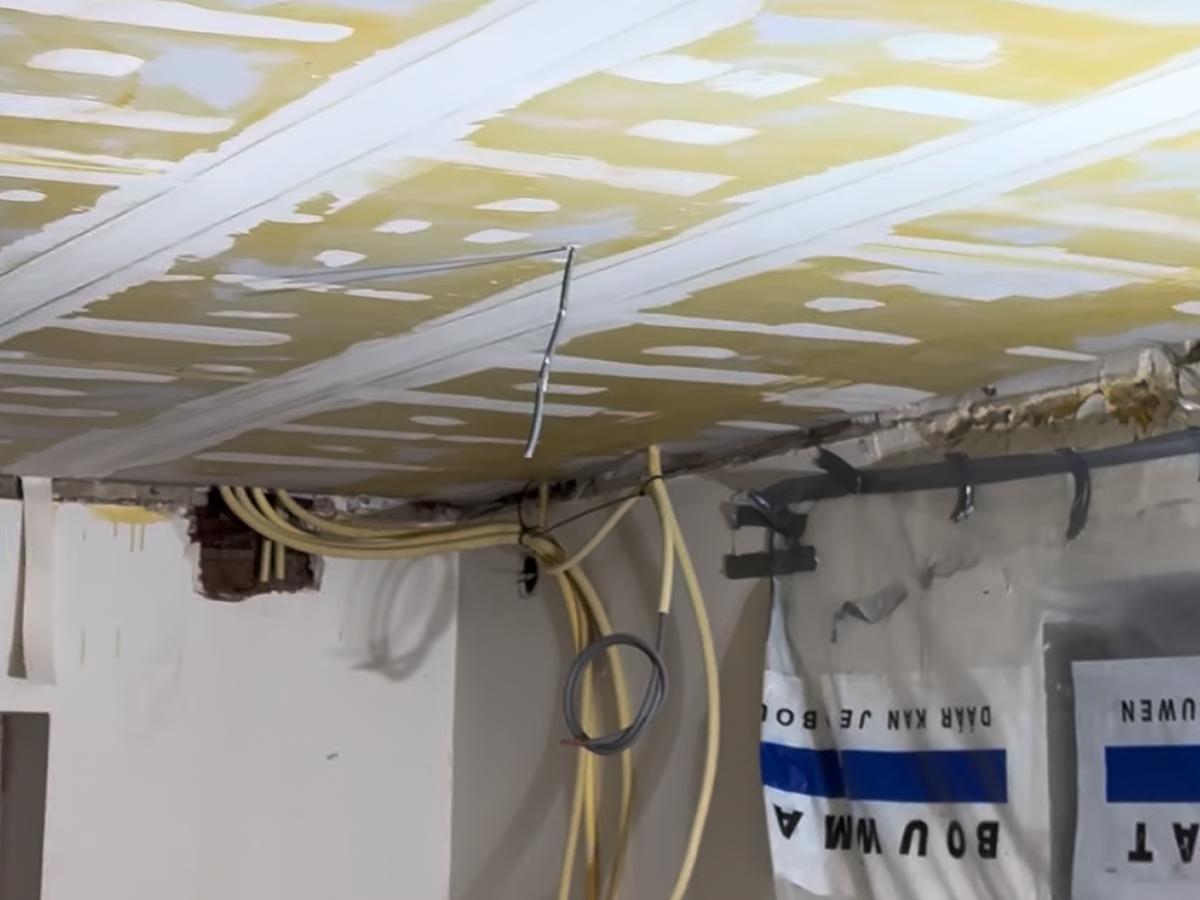 Ceiling — Seams