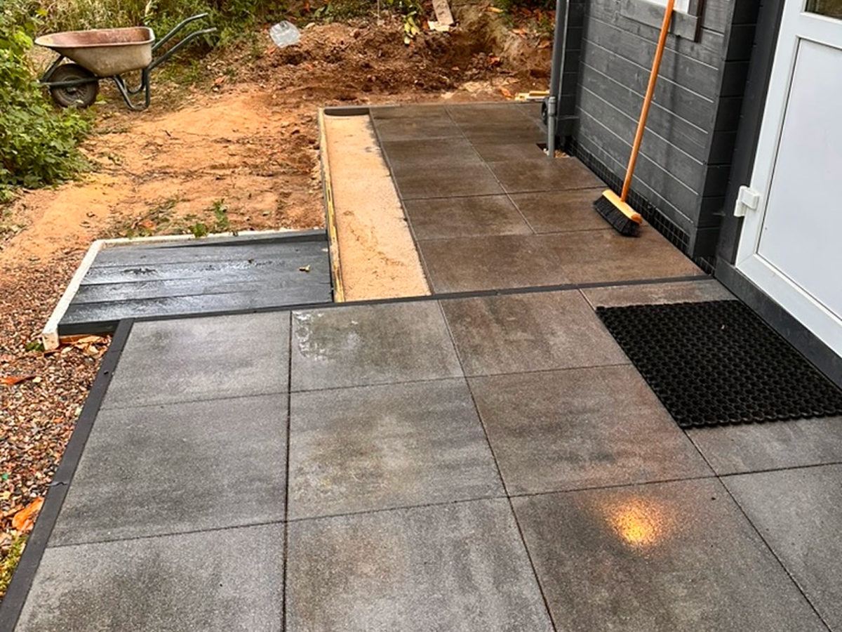 Outdoor Tiles — 01